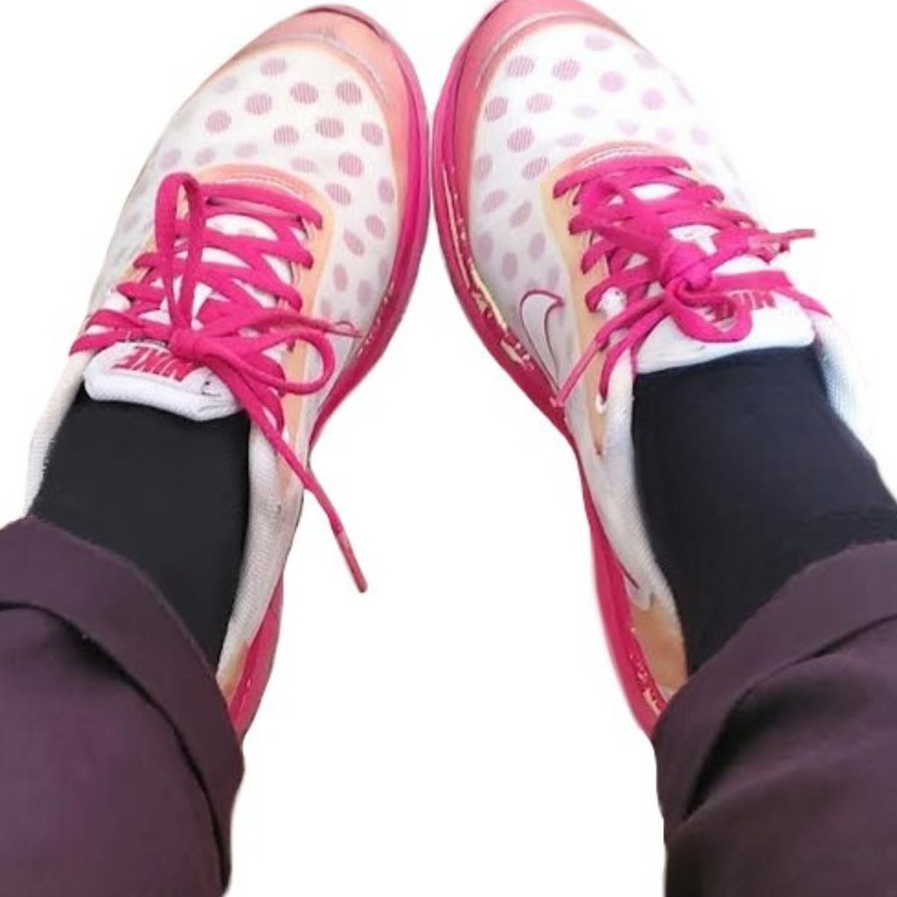 Youth size 6 (fits women's7.5) Clown Nikes